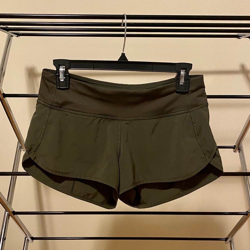 LULULEMON SPEED UP SHORT 2.5” SIZE 4